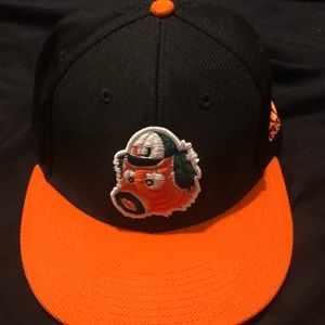 University Of Miami Hurricanes Size 7 3/4 Adidas Hat NCAA Retro Logo Black NWOT